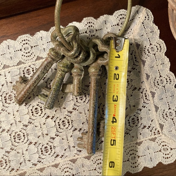Decorative Skeleton Keys - Picture 3 of 3